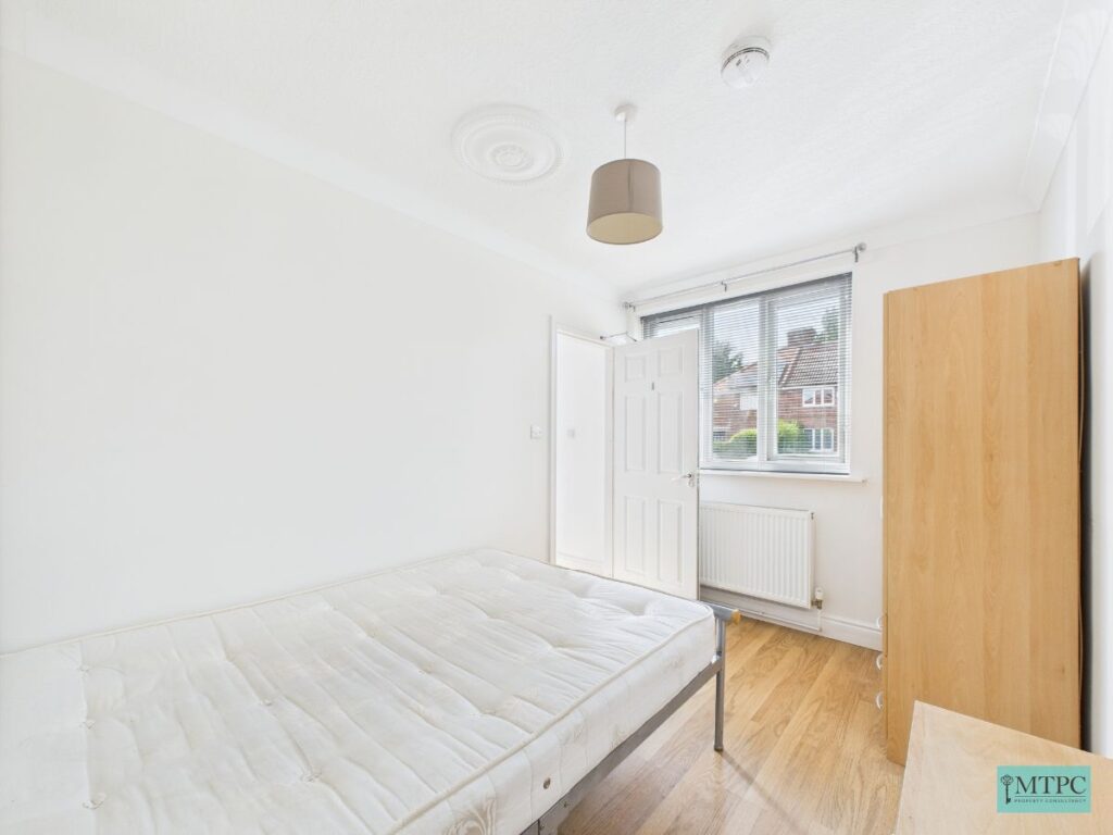 Room 1, Crombie Avenue, York