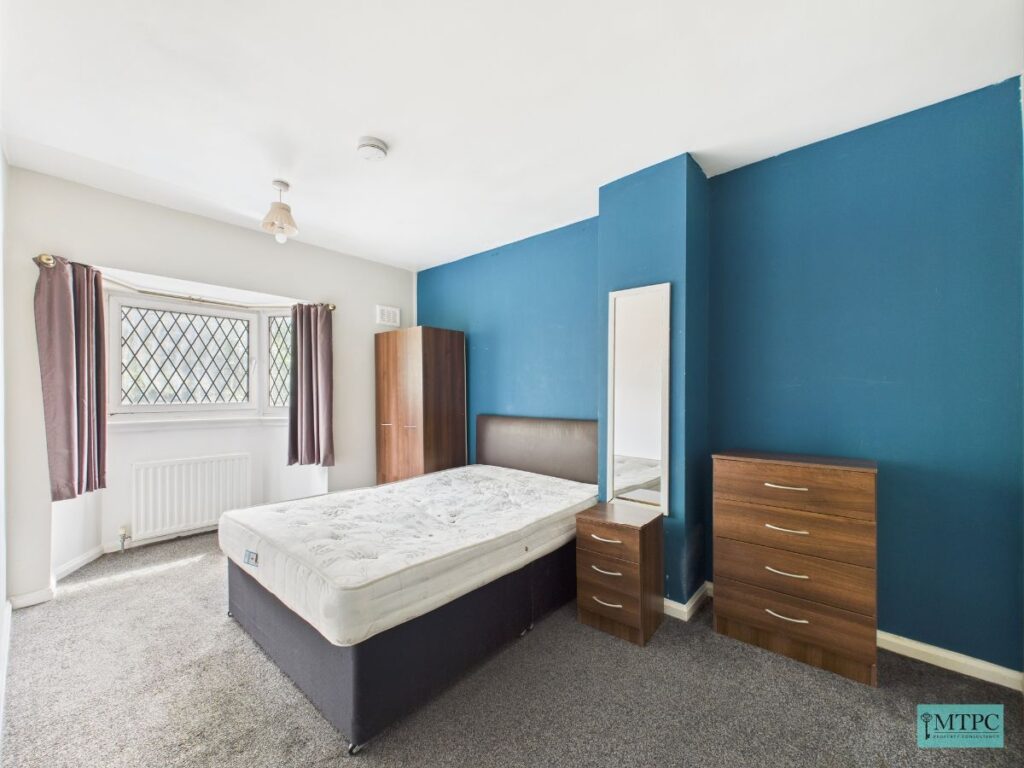 Room 2, Kingsway North, York