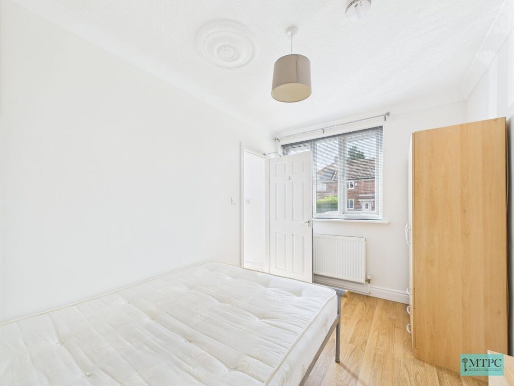 Room 4, Kingsway North, York