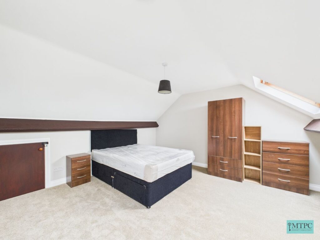 Room 5, Kingsway North, York